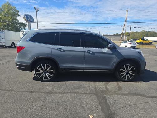 2022 Honda Pilot Touring 7-Passenger