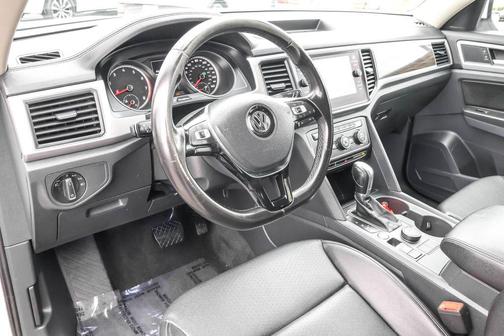 Pure White 2018 Volkswagen Atlas 3.6L SE