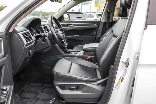 Pure White 2018 Volkswagen Atlas 3.6L SE