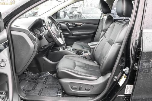 2017 Nissan Rogue Sport SL