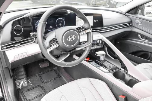 Abyss Black 2025 Hyundai ELANTRA HEV Limited