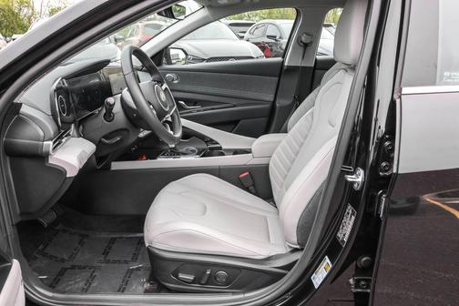 Abyss Black 2025 Hyundai ELANTRA HEV Limited