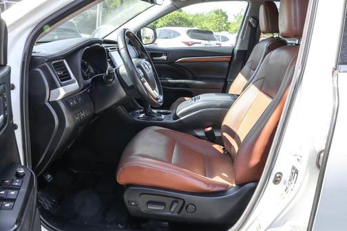 Blizzard Pearl 2017 Toyota Highlander Limited