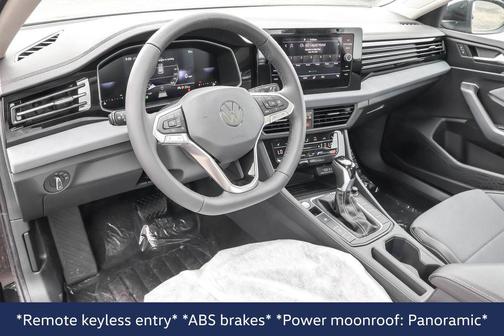 Deep Black Pearl 2026 Volkswagen Jetta 1.4T SE