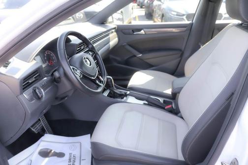 Pure White 2021 Volkswagen Passat 2.0T R-Line