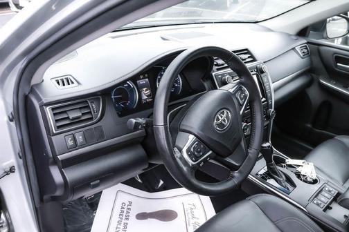 2017 Toyota Camry Hybrid LE