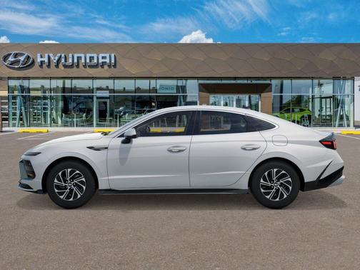 2026 Hyundai SONATA Hybrid Base