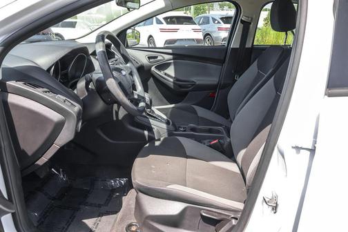 Oxford White 2014 Ford Focus S