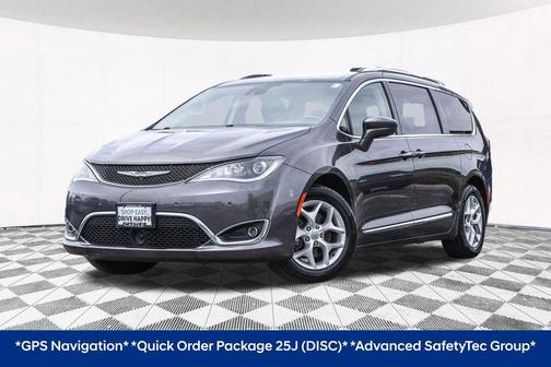 Granite Crystal Metallic Clearcoat 2017 Chrysler Pacifica Touring-L