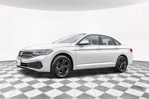 Opal White Pearl 2023 Volkswagen Jetta 1.5T SE