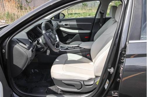 2023 Hyundai SONATA SE
