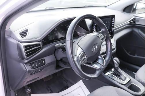 2020 Hyundai IONIQ Hybrid SE