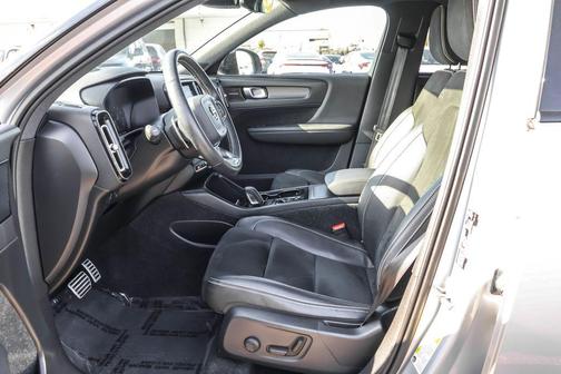 2019 Volvo XC40 T5 R-Design