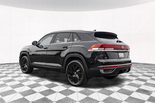 Deep Black Pearl 2024 Volkswagen Atlas Cross Sport 2.0T SE w/Technology 4MOTION