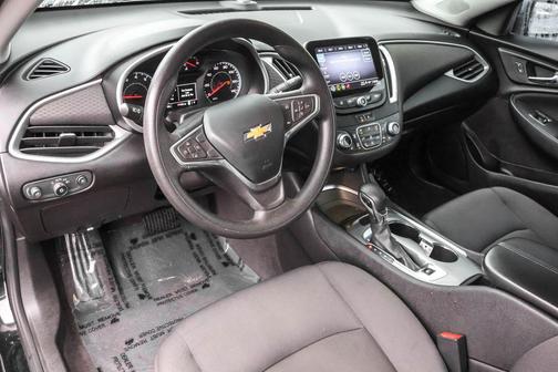 2022 Chevrolet Malibu FWD LT