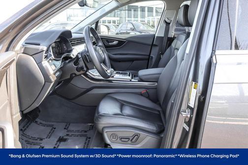 Daytona Gray Pearl Effect 2024 Audi Q7 55 Premium Plus