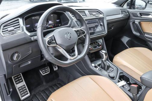 Opal White Pearl 2024 Volkswagen Tiguan 2.0T SE R-Line Black 4MOTION
