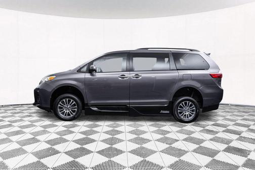 2019 Toyota Sienna XLE