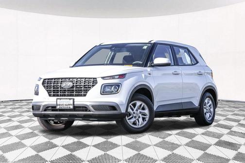 2022 Hyundai VENUE SE