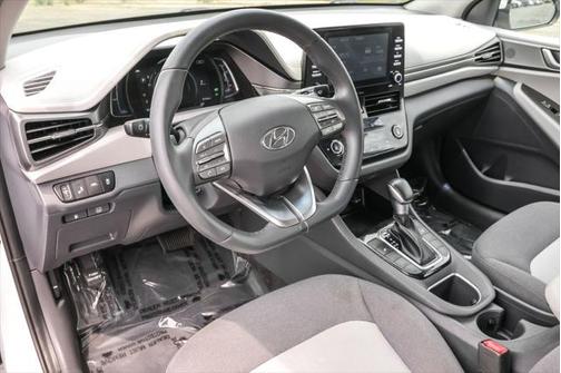2020 Hyundai IONIQ Hybrid SE