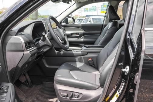 Midnight Black Metallic 2026 Toyota Grand Highlander Hybrid XLE