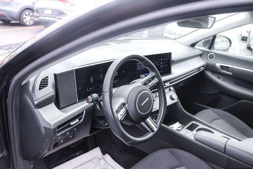 Abyss Black 2025 Hyundai SONATA Hybrid SE
