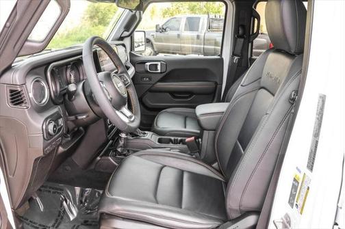 2024 Jeep Wrangler 4-Door Sahara 4x4