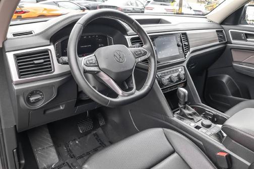 Platinum Gray Metallic 2023 Volkswagen Atlas 3.6L SEL