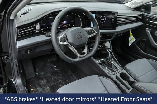 Deep Black Pearl 2026 Volkswagen Jetta 1.4T SE