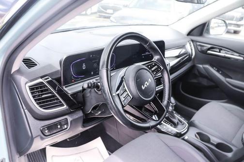 Pluton Blue/Black Roof 2025 Kia Seltos S