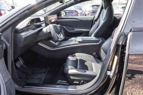Solid Black 2023 Tesla Model S Plaid