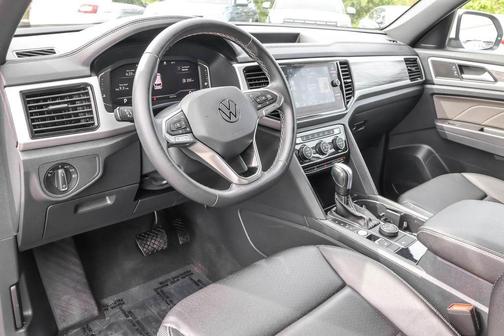 Pure White 2023 Volkswagen Atlas Cross Sport 3.6L V6 SE w/Technology