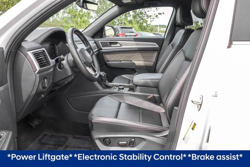 Pure White 2023 Volkswagen Atlas Cross Sport 3.6L V6 SE w/Technology