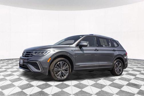 Deep Black Pearl 2024 Volkswagen Tiguan 2.0T Wolfsburg Edition