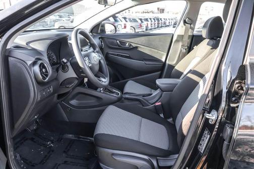 2023 Hyundai KONA SE