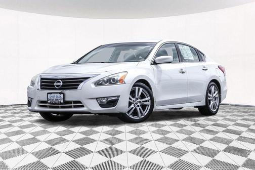 Pearl White 2013 Nissan Altima 3.5 S