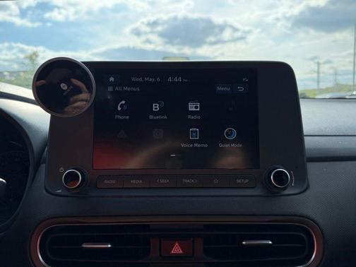 Cyber Silver w/Black Roof 2023 Hyundai KONA SEL
