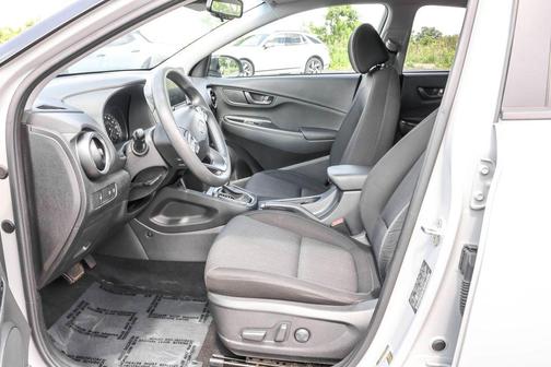 Cyber Silver w/Black Roof 2023 Hyundai KONA SEL