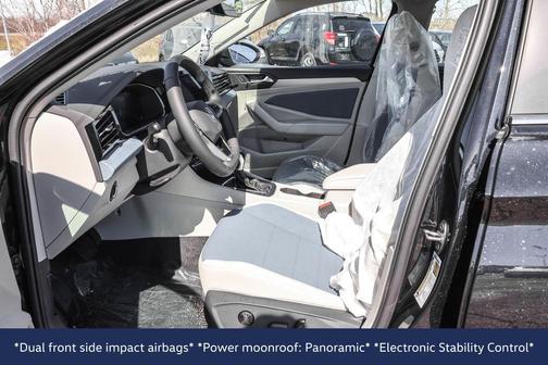 Deep Black Pearl 2026 Volkswagen Jetta 1.4T SE