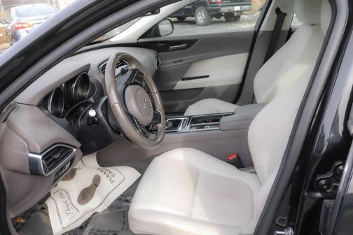 Santorini Black 2018 Jaguar XE 25t Premium