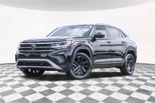 Deep Black Pearl 2023 Volkswagen Atlas Cross Sport 3.6L V6 SE w/Technology