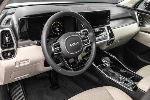 Glacial White Pearl 2023 Kia Sorento SX