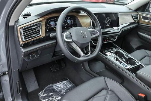 Pure Gray 2026 Volkswagen Atlas 2.0T SE w/Technology 4MOTION