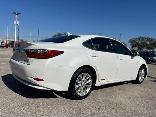 2013 Lexus ES 300h Base