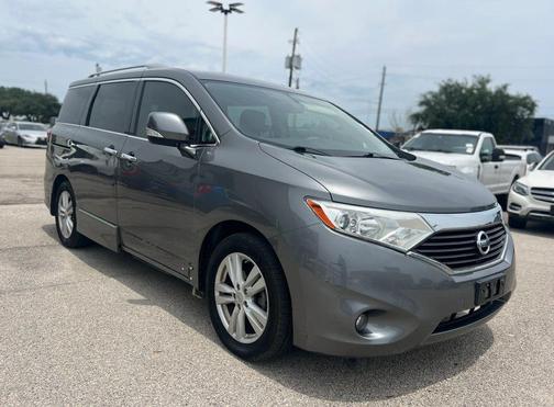 Gray 2016 Nissan Quest SL