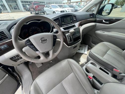 Gray 2016 Nissan Quest SL