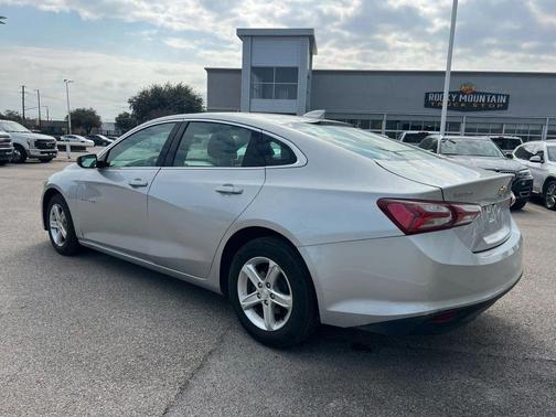 2022 Chevrolet Malibu FWD LT
