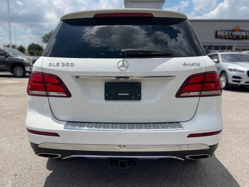 White 2016 Mercedes-Benz GLE-Class GLE 350 4MATIC