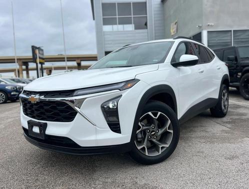 Summit White 2025 Chevrolet Trax LT