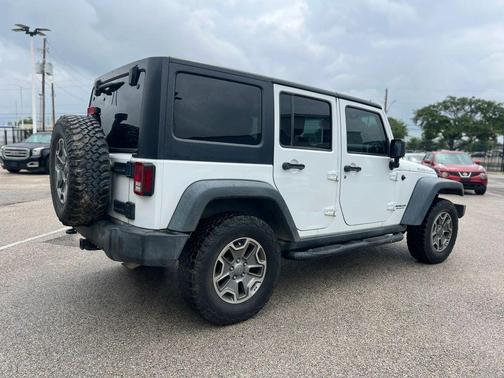 Bright White Clearcoat 2013 Jeep Wrangler Unlimited Rubicon